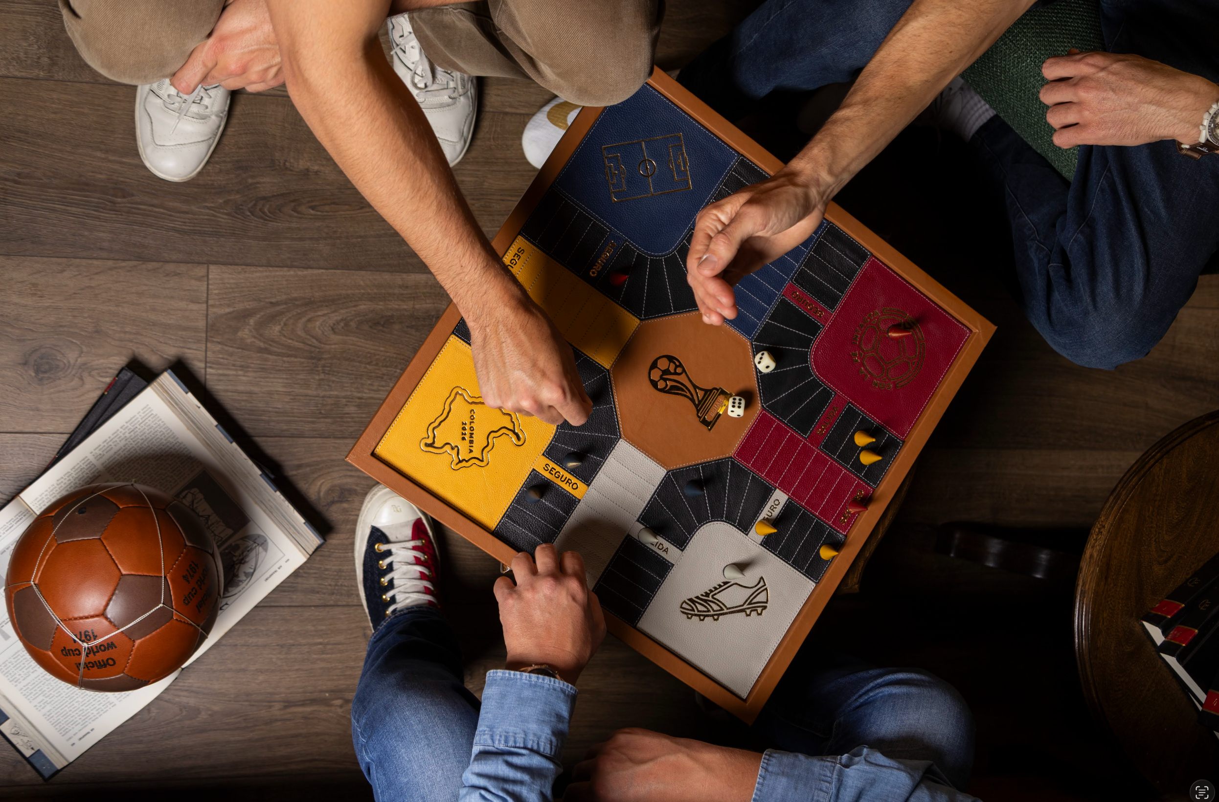 Regalos para el Mundial 2026: juegos de cuero para celebrar a Colombia