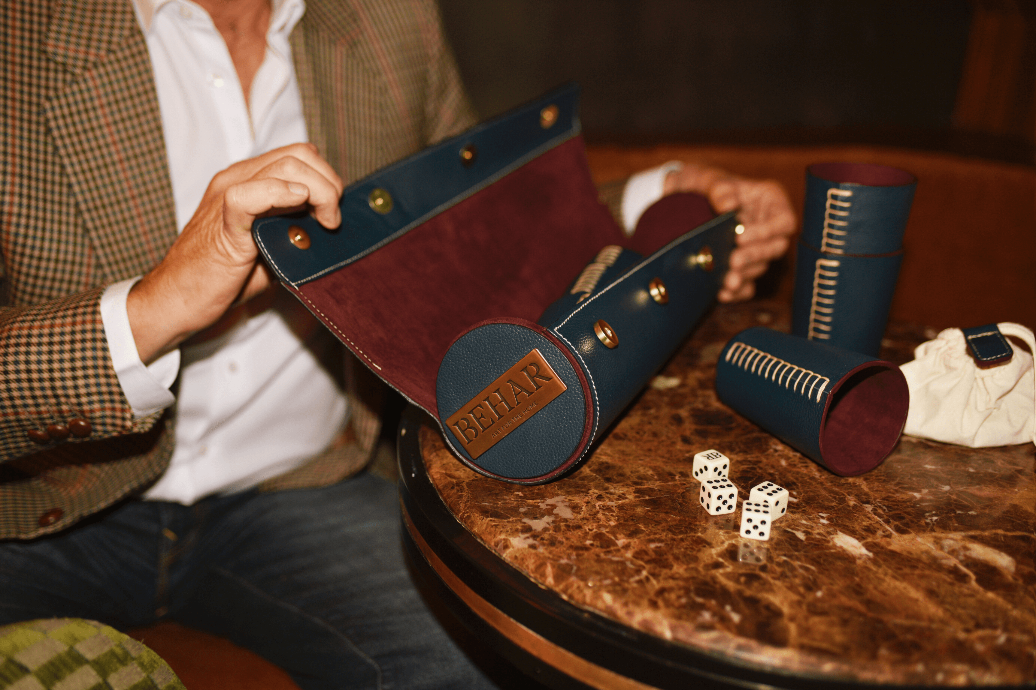 ESTUCHE DE CACHO PERSONALIZADO. - BEHAR