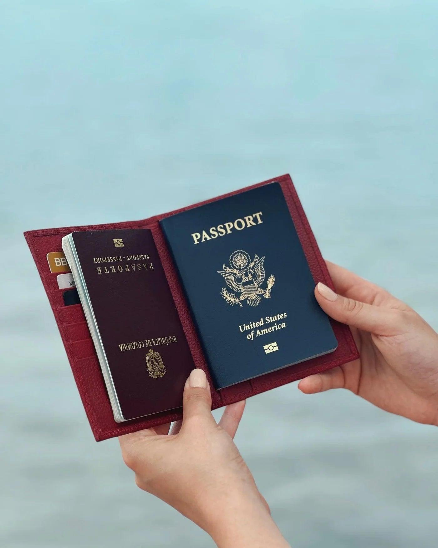 BILLETERA + PORTA-PASAPORTE. - BEHAR
